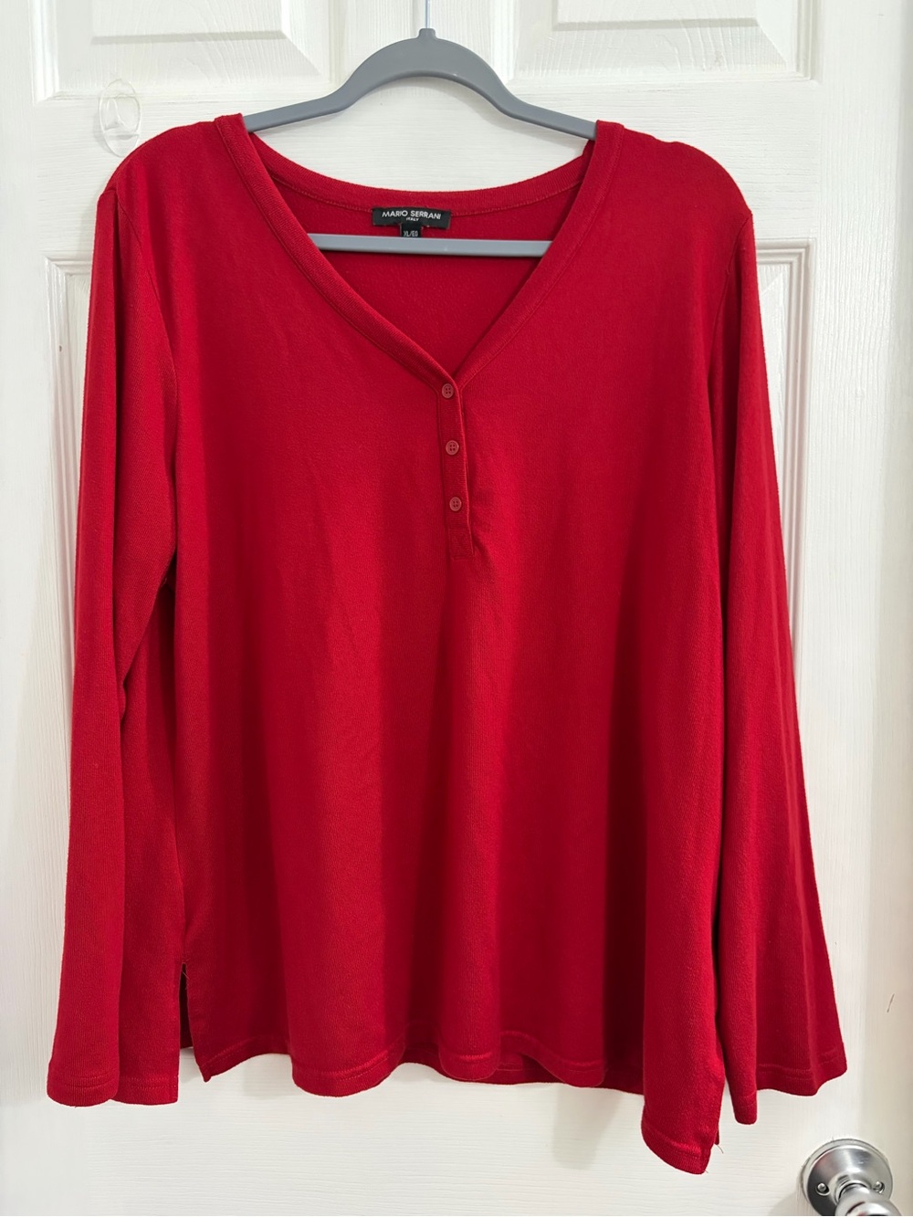 Mario Serrani Red Long-Sleeve Henley Top. Size XL